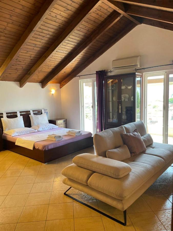 Apartments Athina オリクム エクステリア 写真