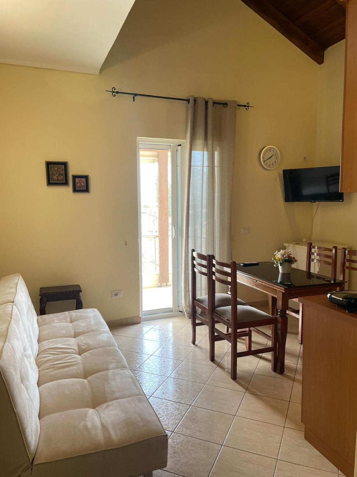 Apartments Athina オリクム エクステリア 写真