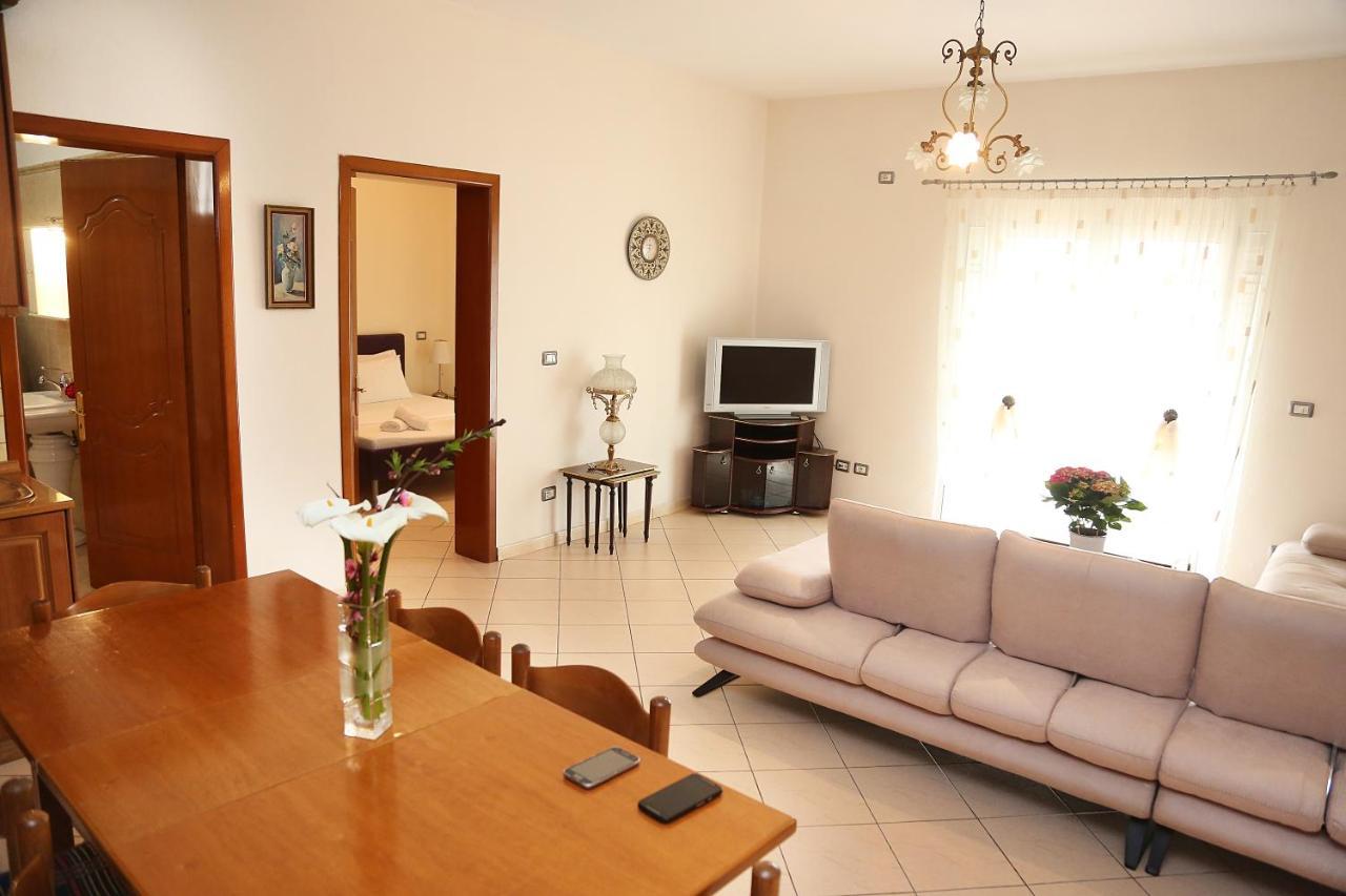 Apartments Athina オリクム エクステリア 写真