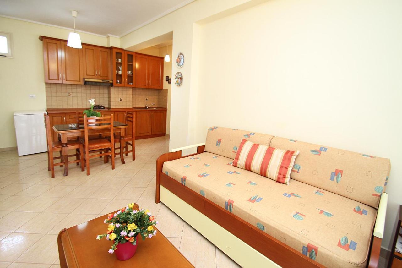 Apartments Athina オリクム エクステリア 写真