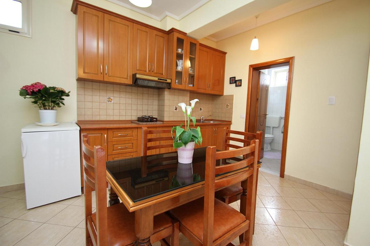 Apartments Athina オリクム エクステリア 写真