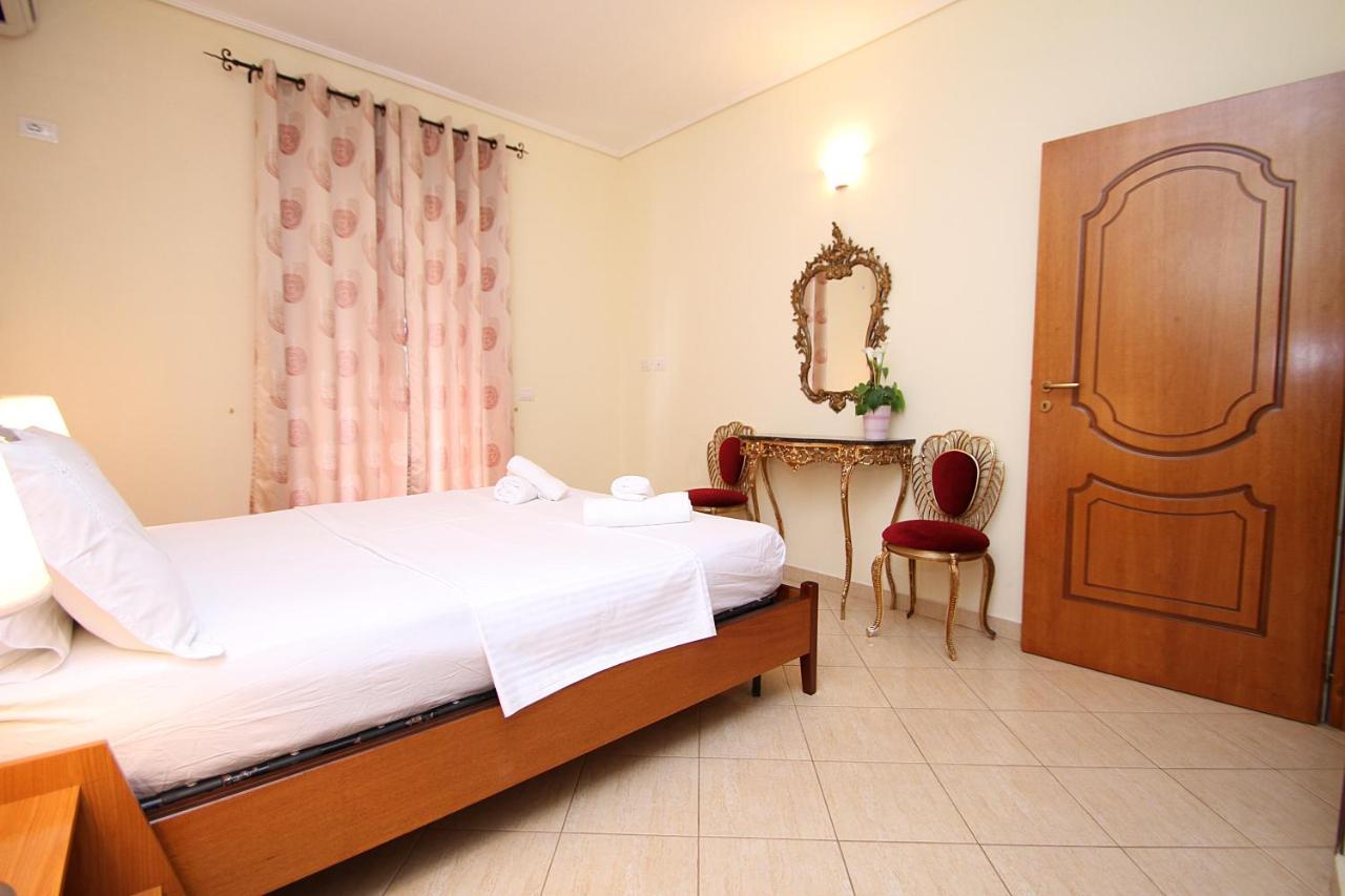 Apartments Athina オリクム エクステリア 写真