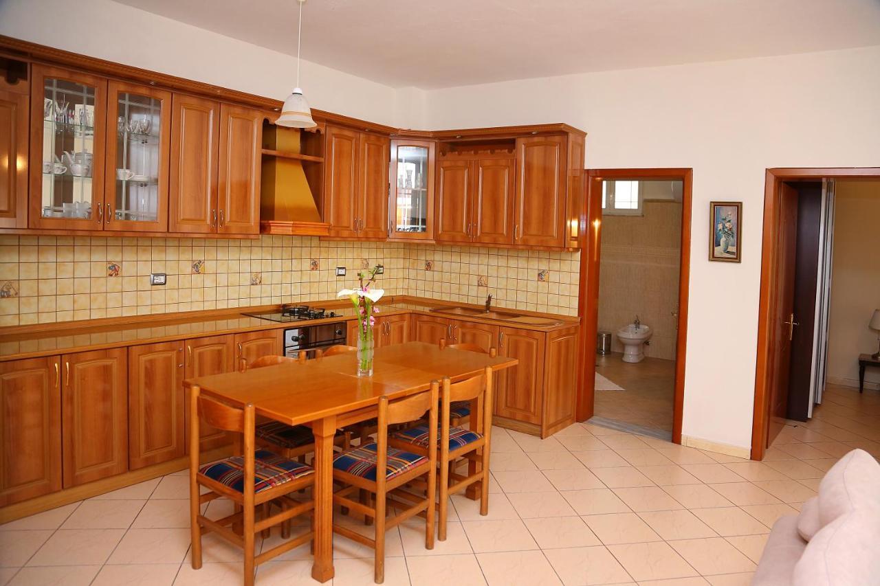 Apartments Athina オリクム エクステリア 写真